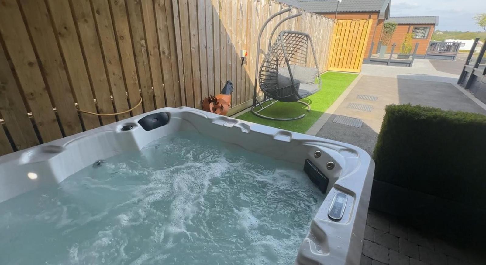 The Pods At Haulfryn Caravan Park Whitford Exteriér fotografie